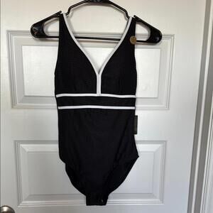 NWT Nip Tuck Swim One-Piece Swimsuit with White Accents Sz 4